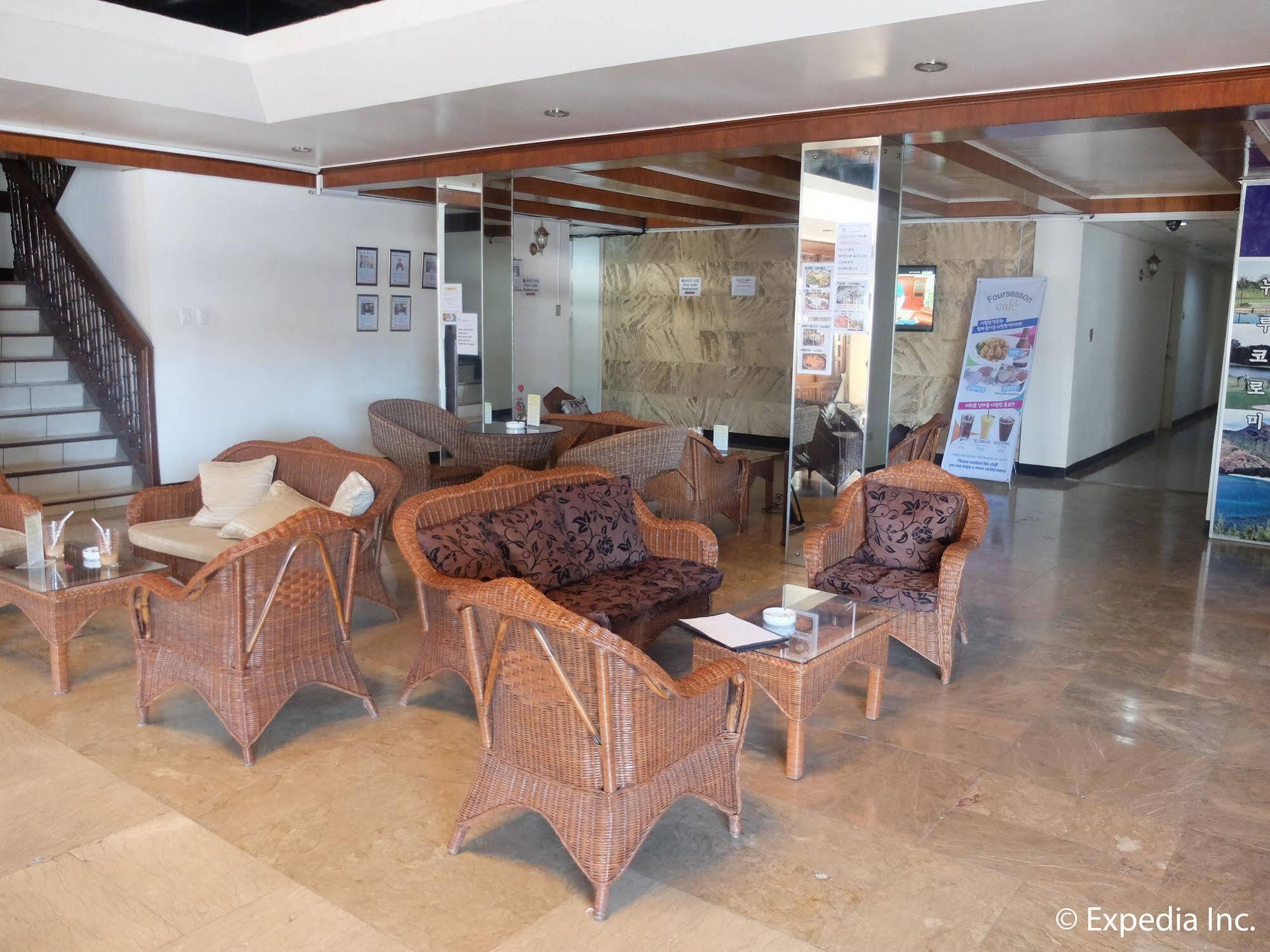 Vf Four Season Hotel Angeles Bagian luar foto