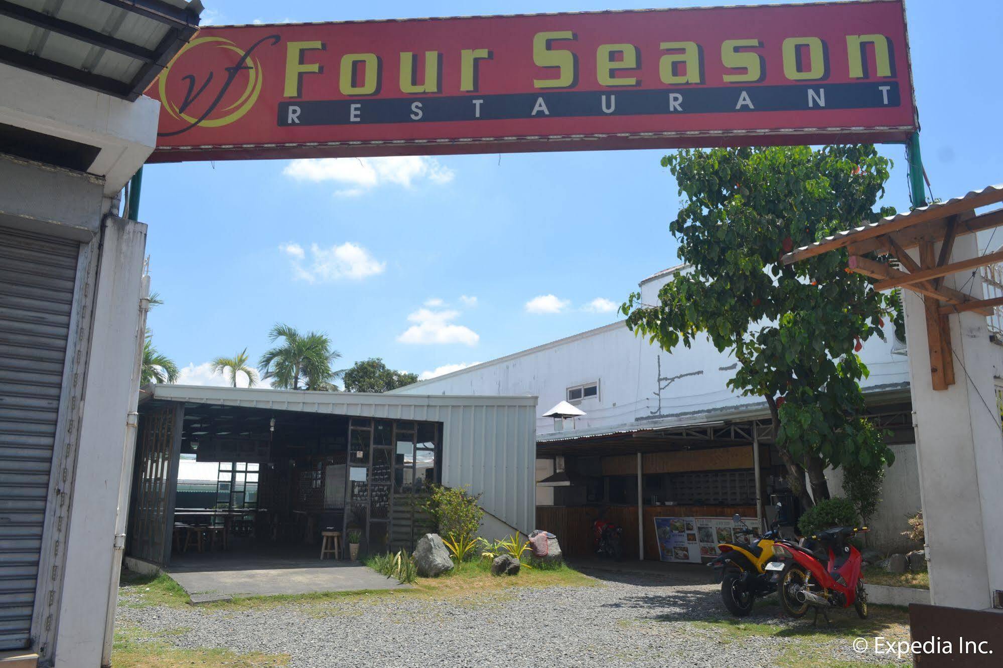 Vf Four Season Hotel Angeles Bagian luar foto
