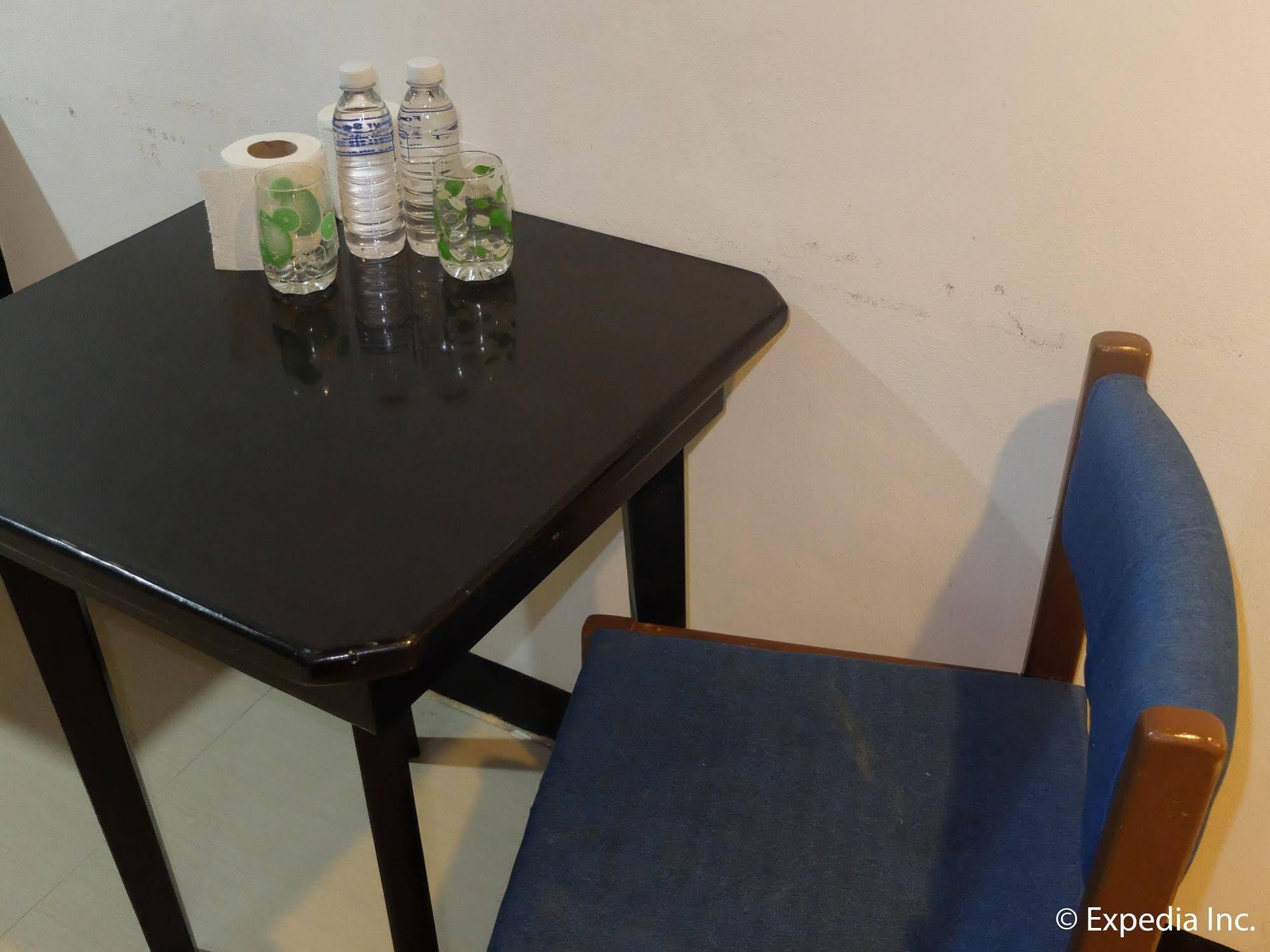 Vf Four Season Hotel Angeles Bagian luar foto