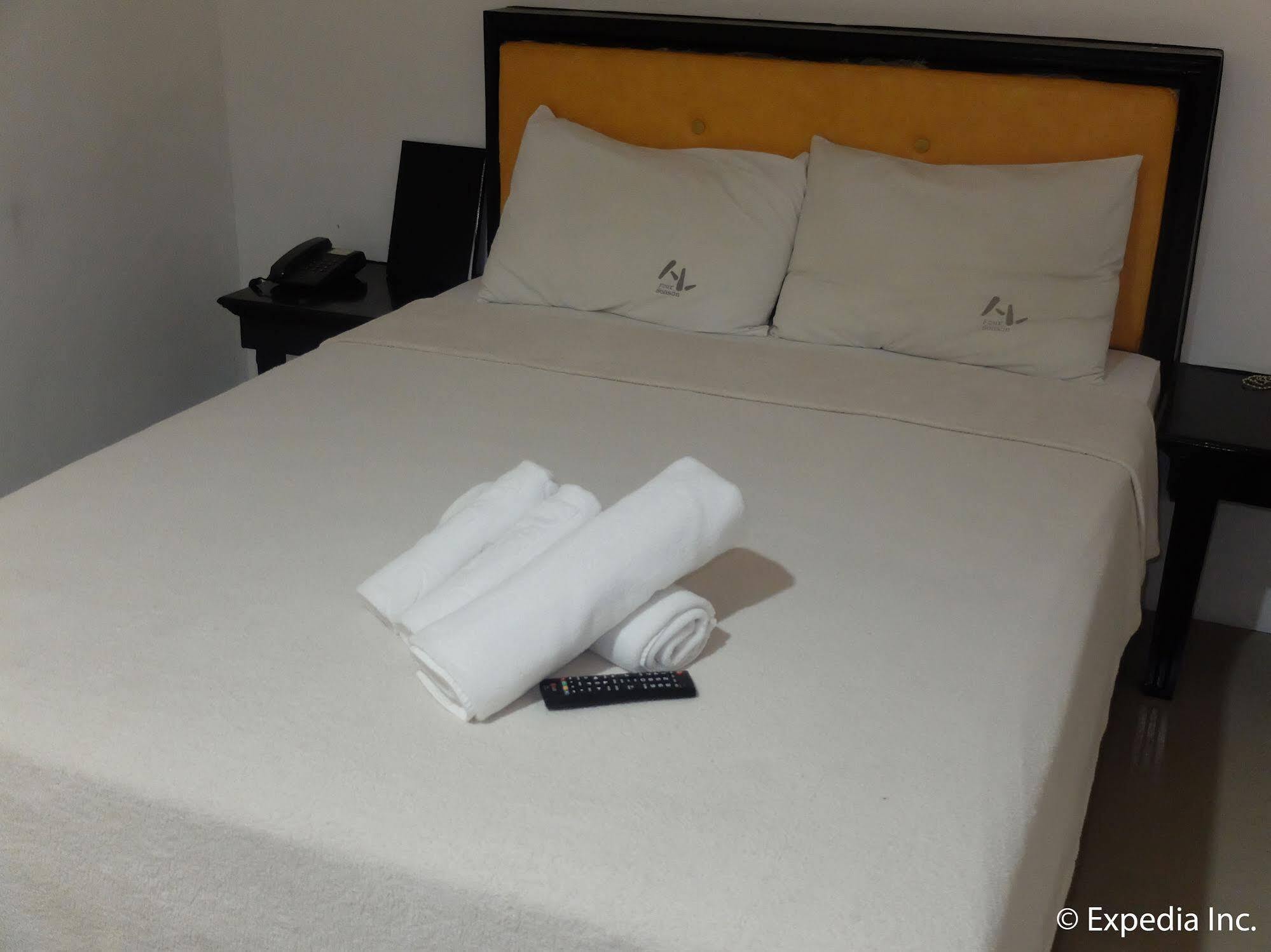 Vf Four Season Hotel Angeles Bagian luar foto